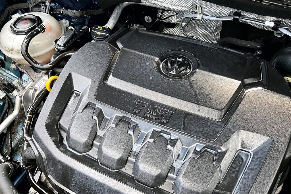 Used 2020 Volkswagen Tiguan S image 32