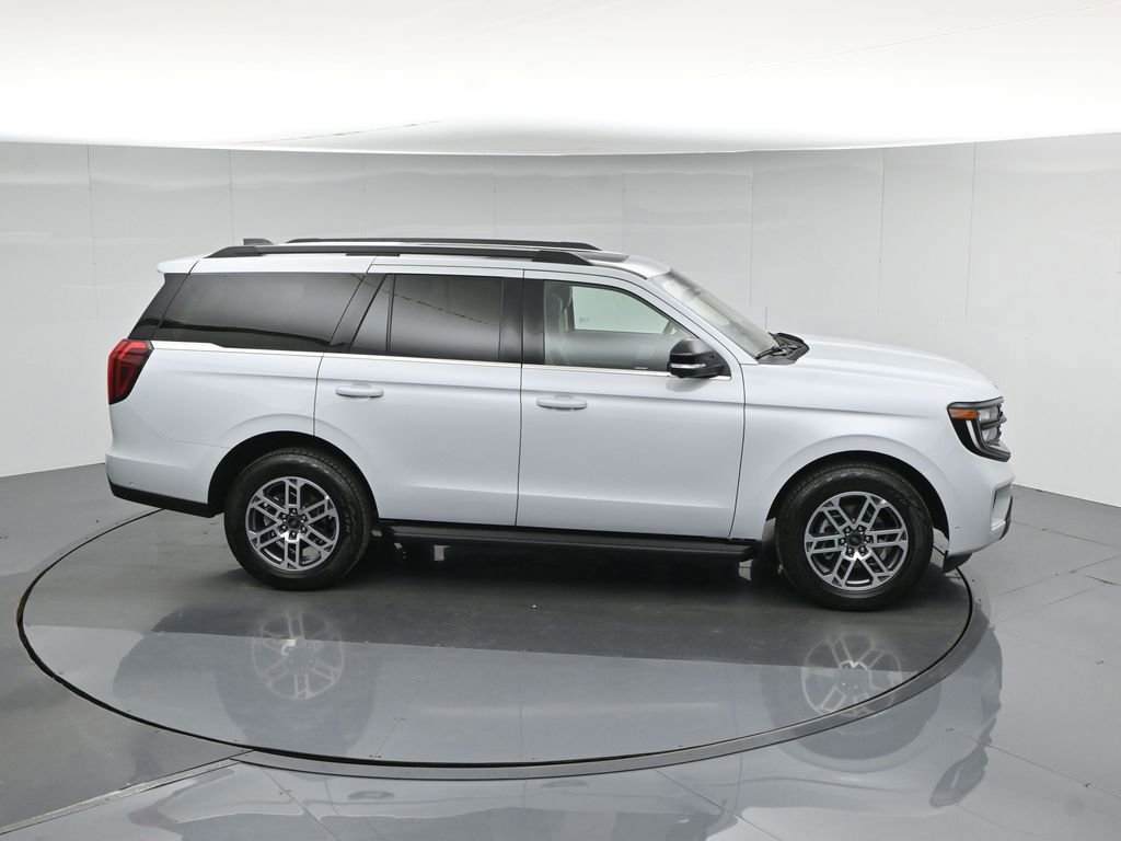 Certified 2025 Ford Expedition Active AWD/4WD image 60
