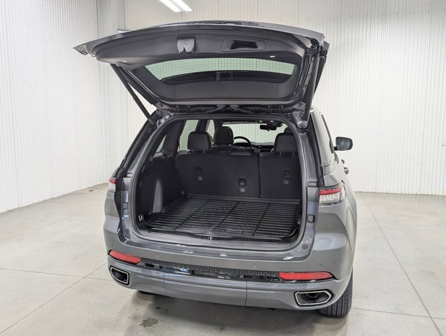 Used 2025 Jeep Grand Cherokee Limited 4xe image 9