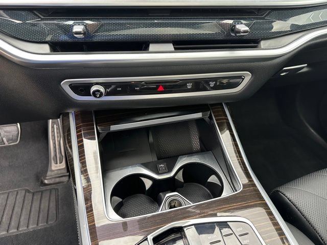Used 2023 BMW X7 xDrive40i w/ M Sport Package AWD/4WD image 25