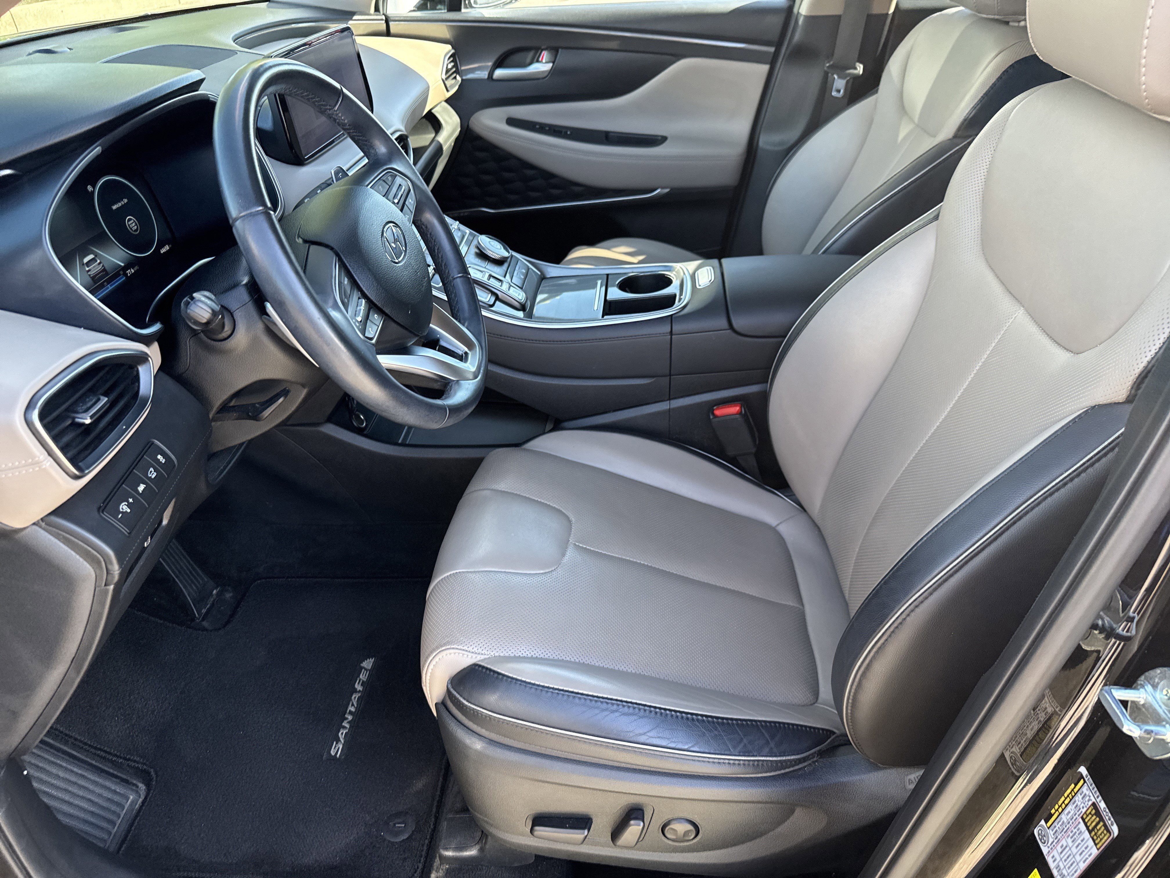 Used 2022 Hyundai Santa Fe SEL w/ Convenience + Premium Package FWD image 10
