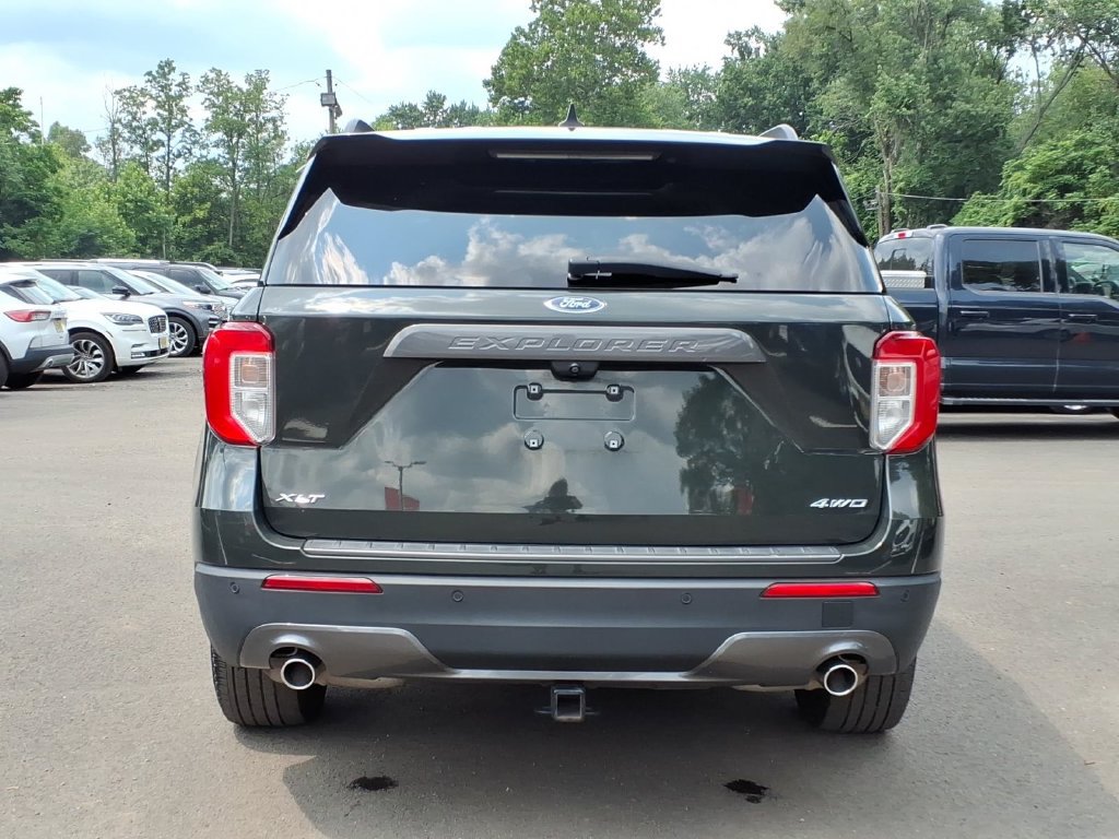 Certified 2022 Ford Explorer XLT w/ Equipment Group 202A AWD/4WD image 12