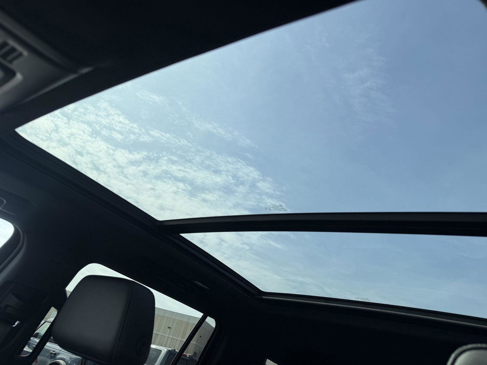 Used 2024 Chevrolet Suburban RST w/ Luxury Package image 10