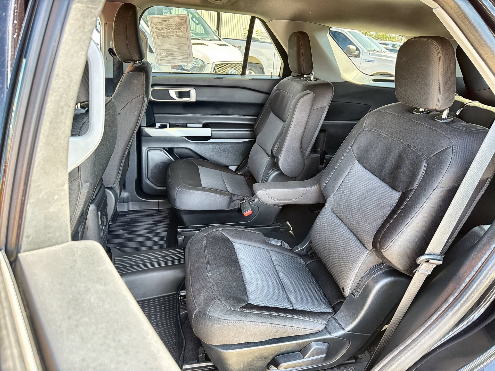 Certified 2024 Ford Explorer XLT RWD image 21