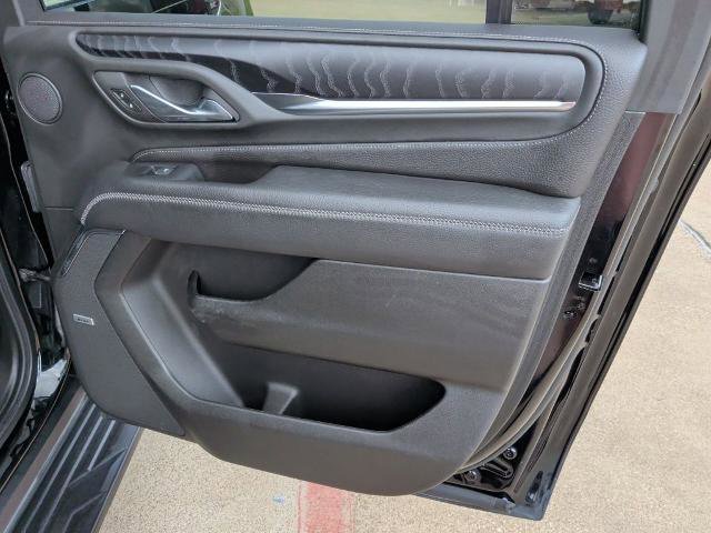 Used 2024 GMC Yukon XL Denali RWD image 22