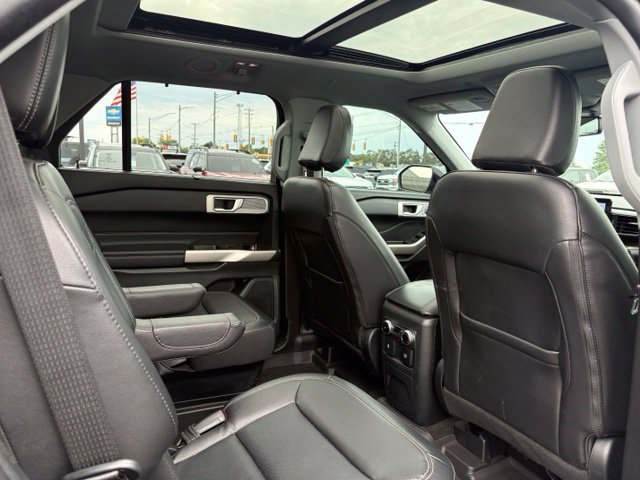 Certified 2023 Ford Explorer Limited AWD/4WD image 7
