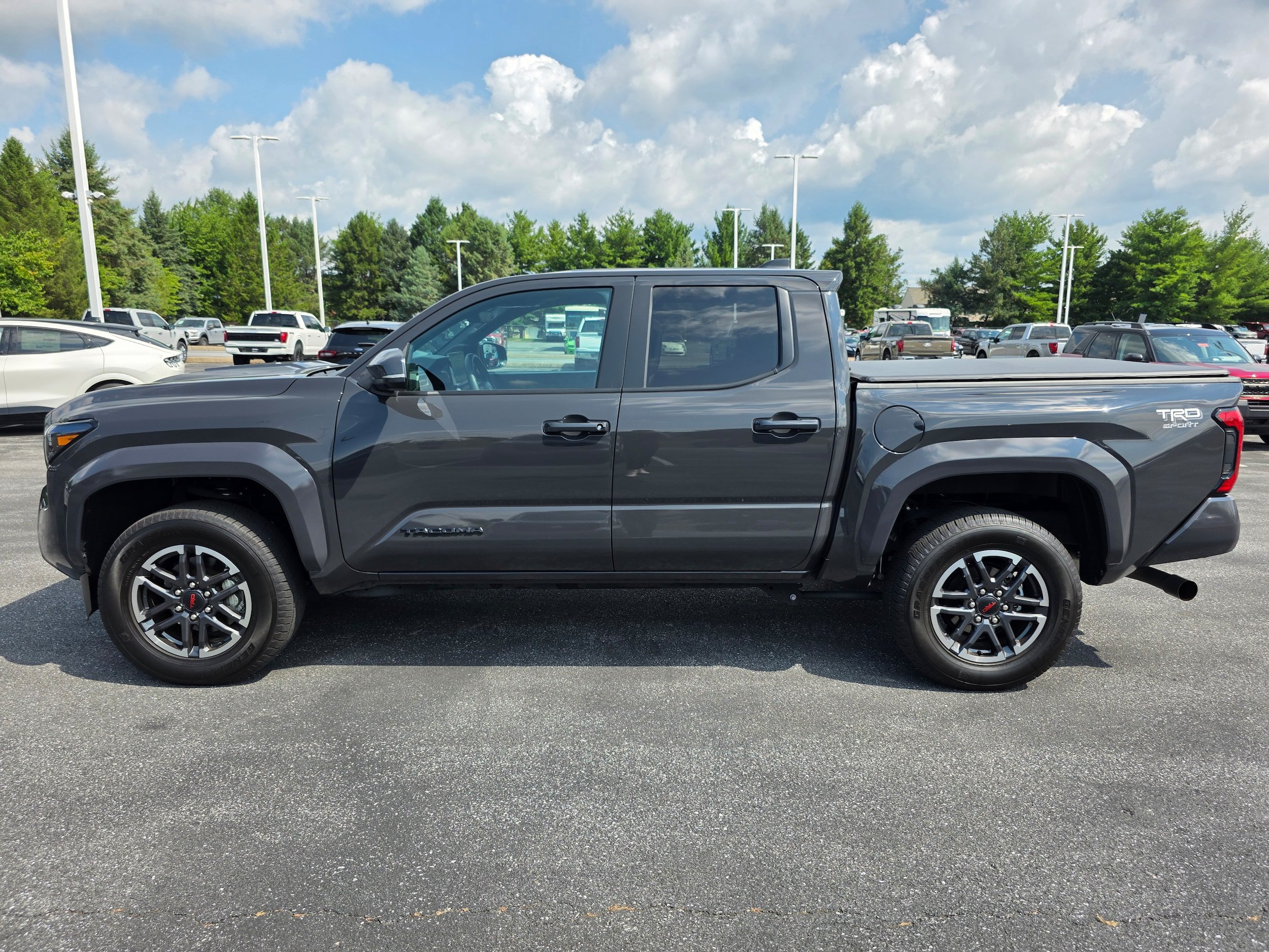 Used 2024 Toyota Tacoma TRD Sport w/ TRD Sport Upgrade Package AWD/4WD image 2