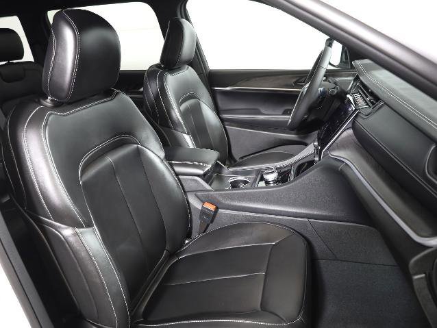 Used 2024 Jeep Grand Cherokee Limited w/ Trailer Tow Package image 9