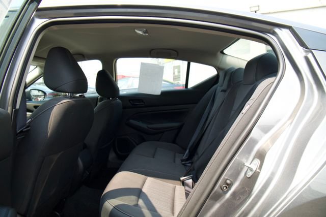 Used 2025 Nissan Altima 2.5 SV FWD image 24