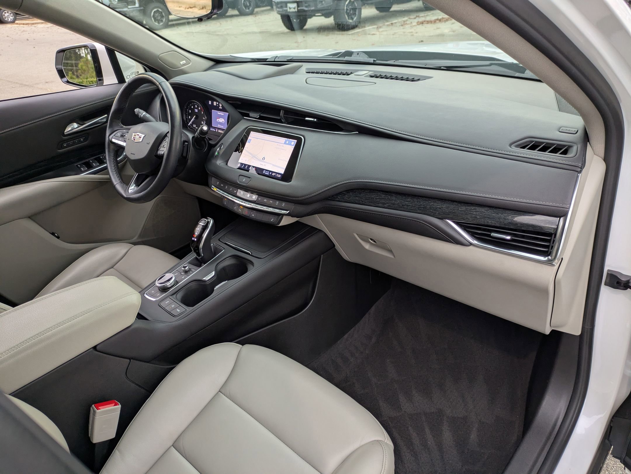 Used 2022 Cadillac XT4 Premium Luxury w/ Technology Package image 39