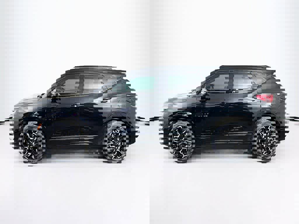 Used 2023 Chevrolet Blazer RS w/ Enhanced Convenience Package image 2