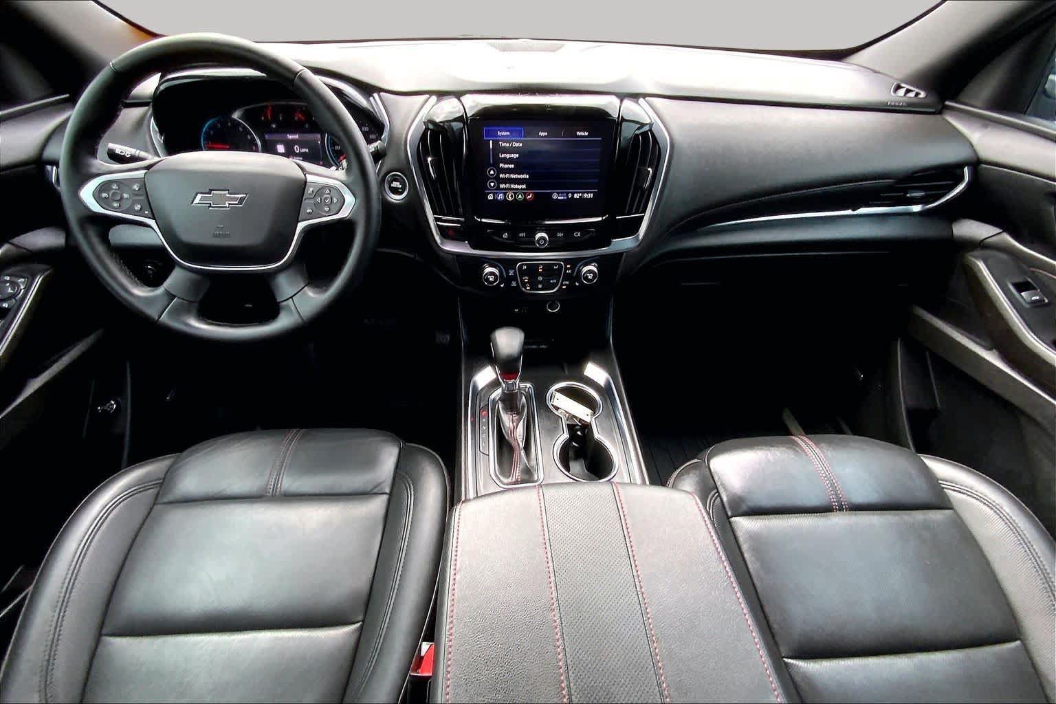 Used 2023 Chevrolet Traverse RS FWD image 14