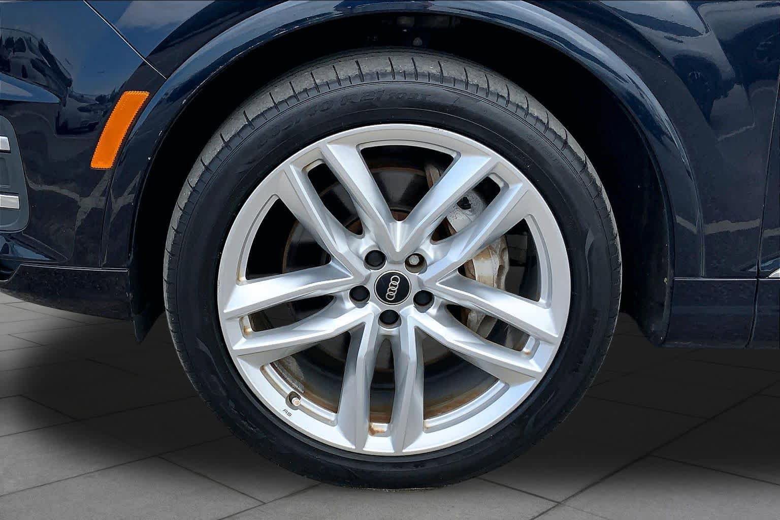 Used 2017 Audi Q7 3.0T Prestige AWD/4WD image 11