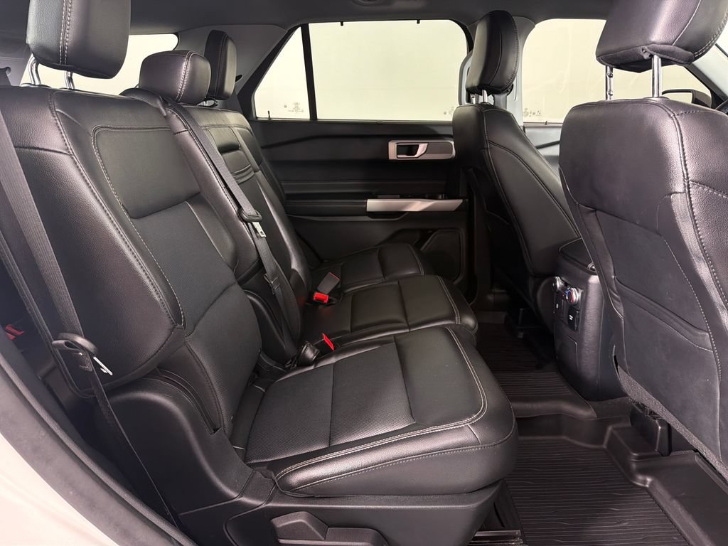 Certified 2022 Ford Explorer Limited w/ Equipment Group 301A AWD/4WD image 23
