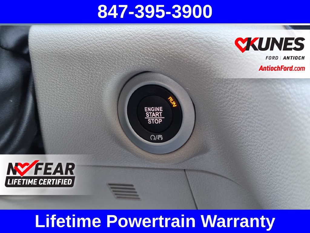 Used 2024 Chrysler Pacifica Touring-L FWD image 43