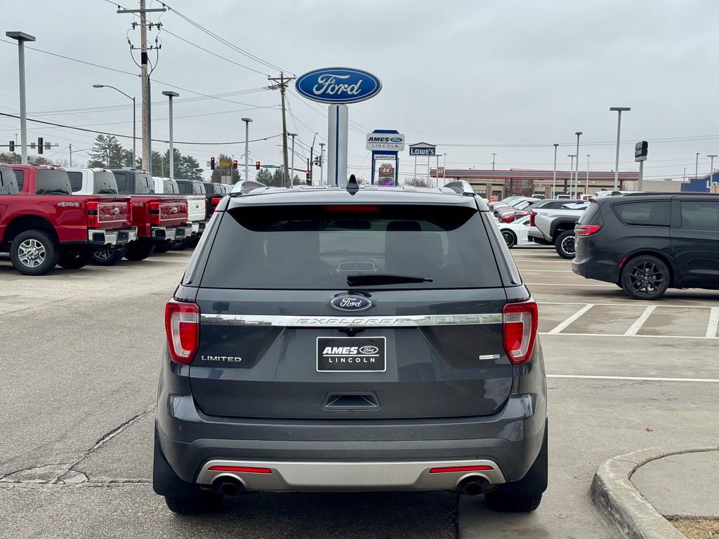 Certified 2017 Ford Explorer Limited image 2