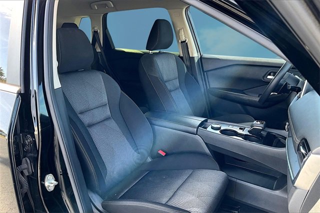 Used 2024 Nissan Rogue SV image 7