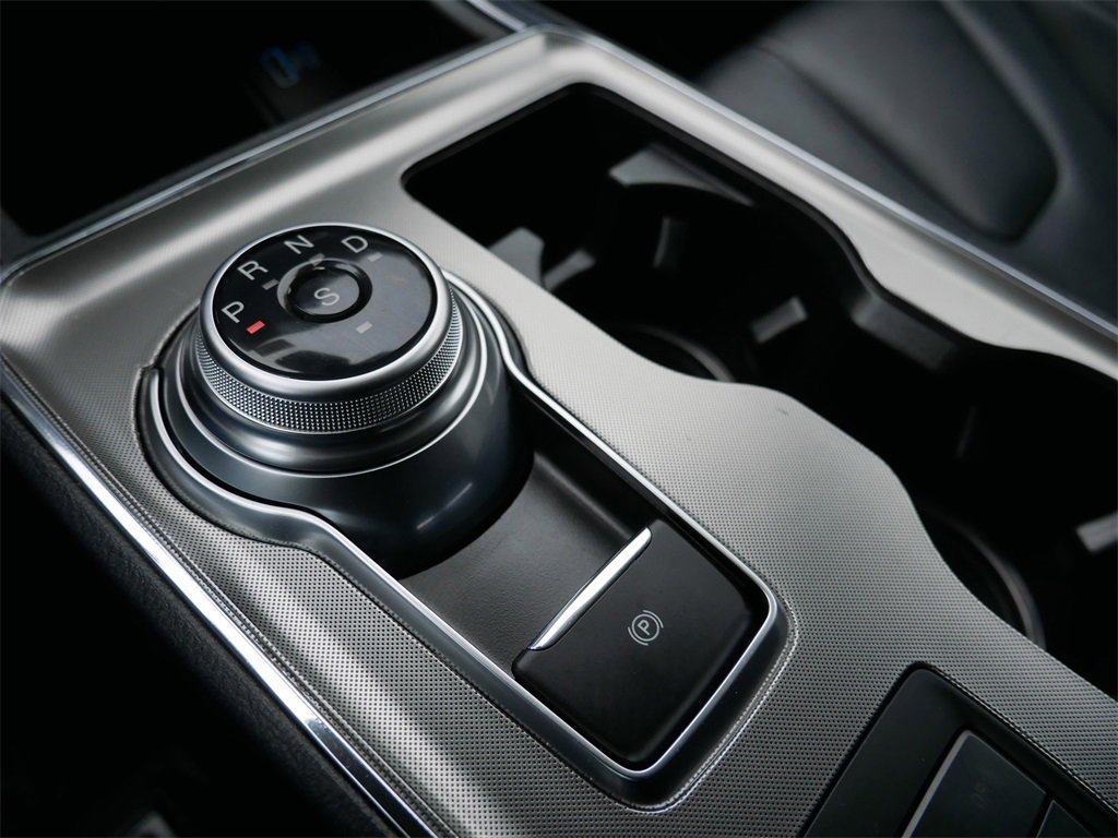 Certified 2022 Ford Edge Titanium w/ Class II Trailer Tow Package image 19