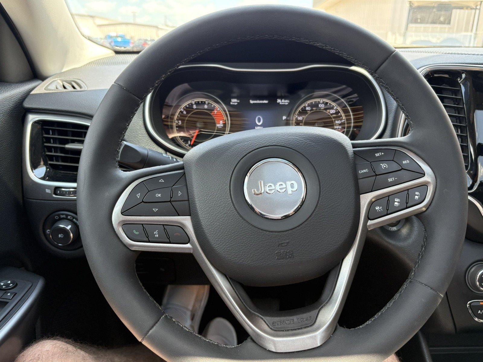 Used 2022 Jeep Cherokee Limited w/ Elite Package AWD/4WD image 14