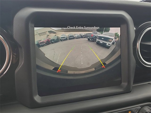 Used 2020 Jeep Wrangler Unlimited Sahara image 15