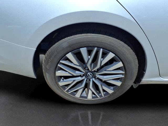 Used 2024 Nissan Altima 2.5 SV FWD image 18