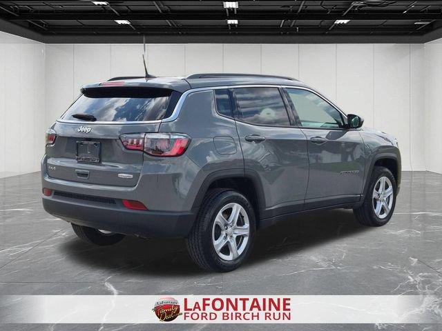 Used 2023 Jeep Compass Latitude w/ Convenience Group AWD/4WD image 5