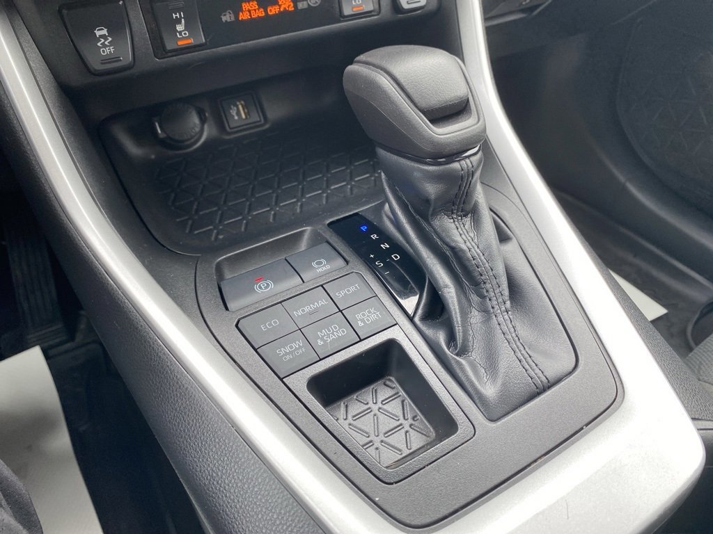 Used 2023 Toyota RAV4 XLE image 33