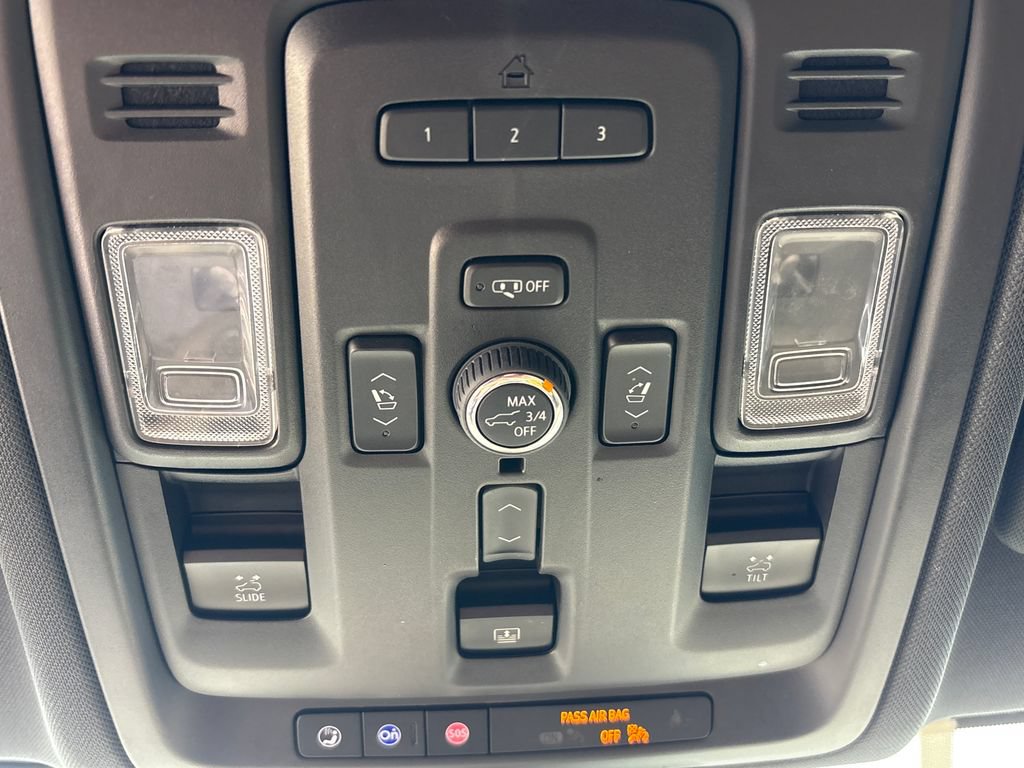 Used 2023 Chevrolet Tahoe Premier AWD/4WD image 38