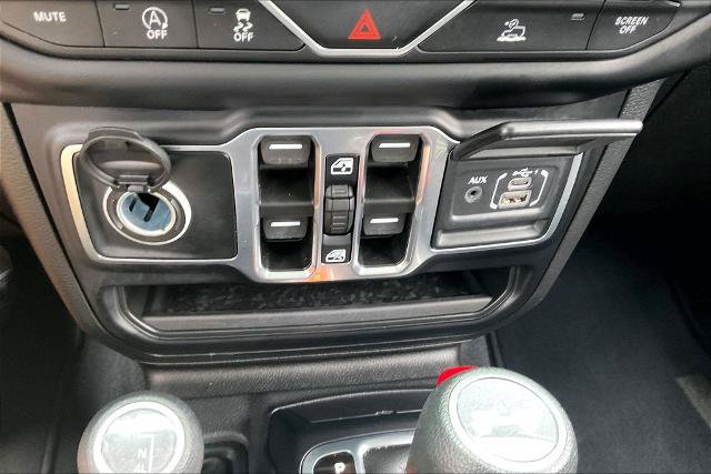 Used 2023 Jeep Wrangler Unlimited Sahara w/ LED Lighting Group AWD/4WD image 32
