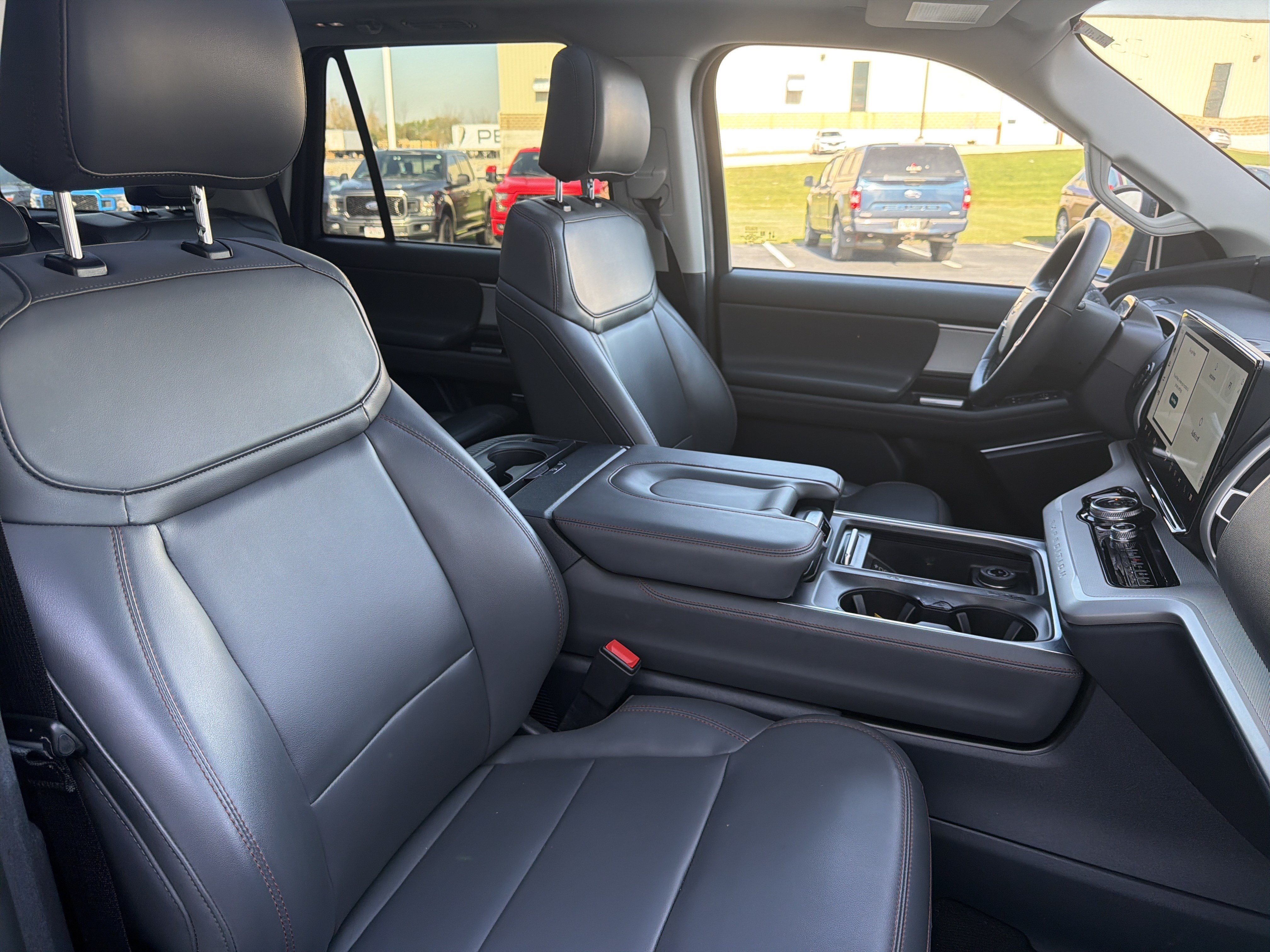 Certified 2025 Ford Expedition Active AWD/4WD image 46