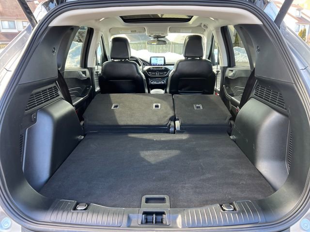 Certified 2022 Ford Escape SEL image 30