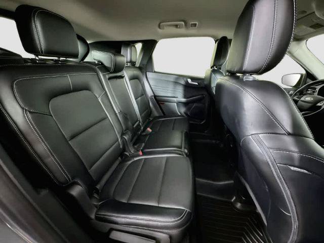 Certified 2024 Ford Escape Platinum AWD/4WD image 31