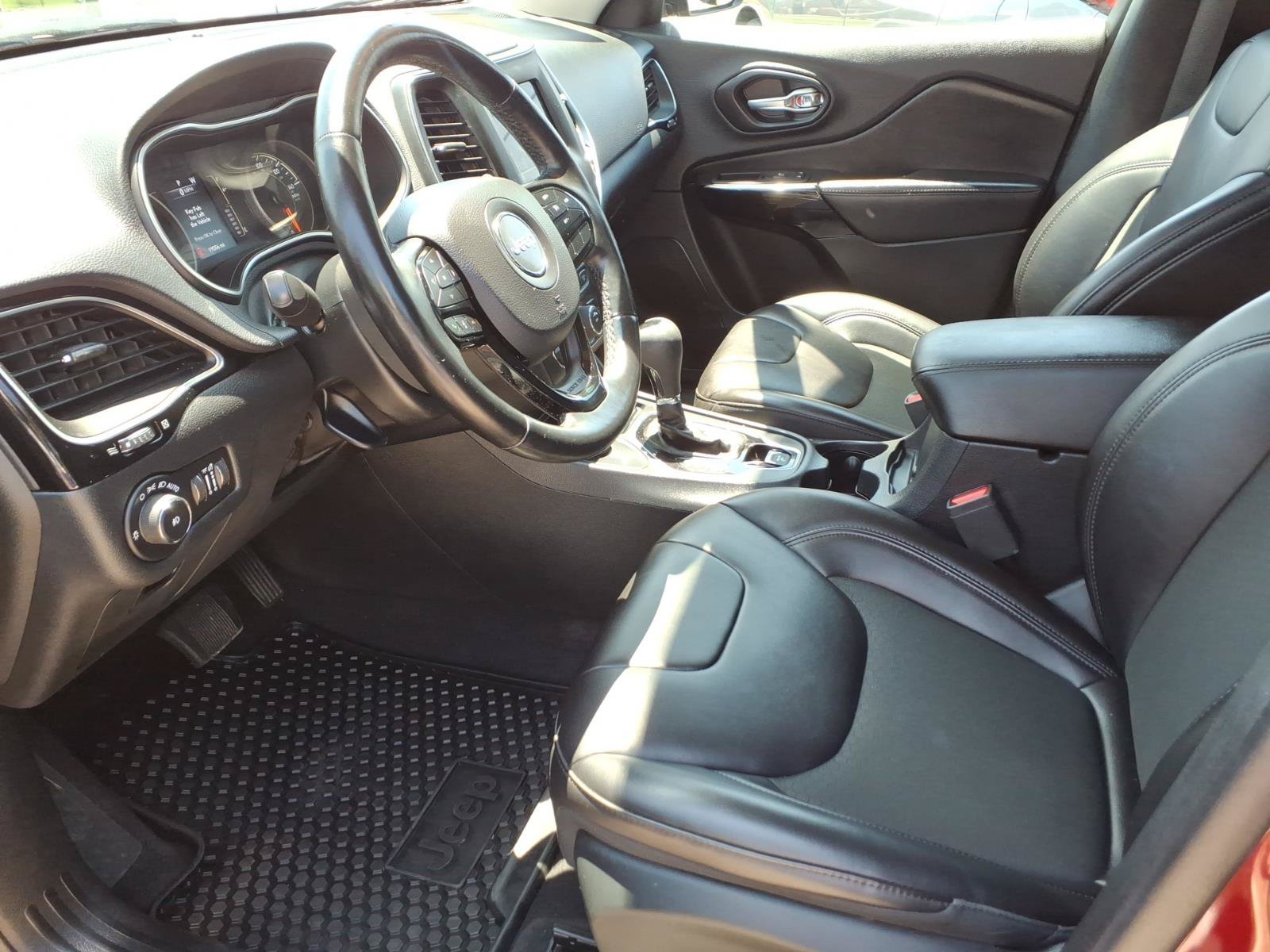 Used 2020 Jeep Cherokee Latitude Plus AWD/4WD image 10