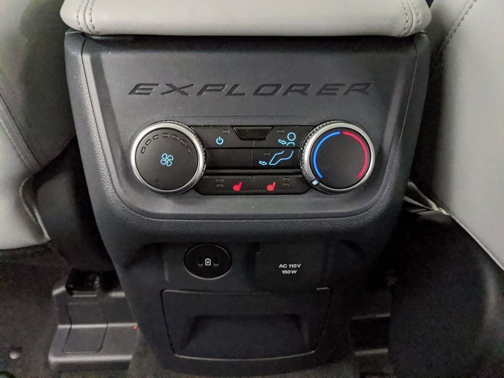 Certified 2025 Ford Explorer Platinum w/ Ultimate Package AWD/4WD image 37
