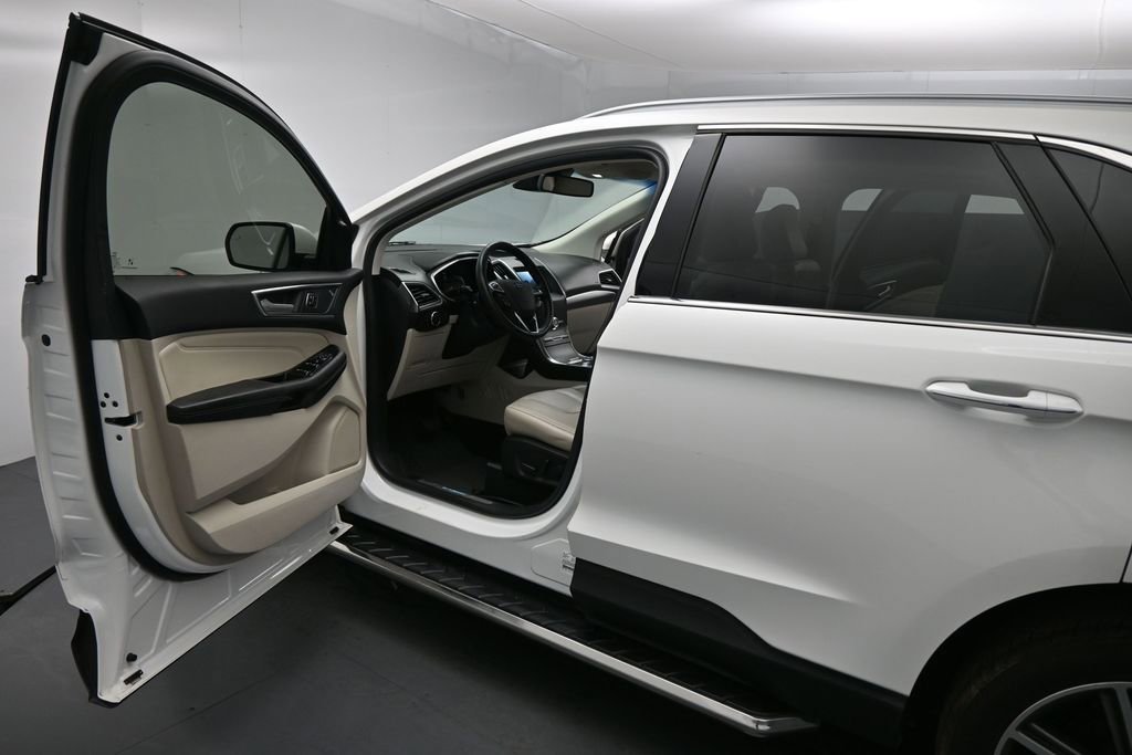 Certified 2020 Ford Edge Titanium FWD image 8