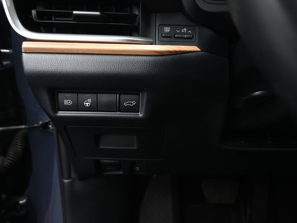 Used 2024 Toyota Grand Highlander Limited image 36