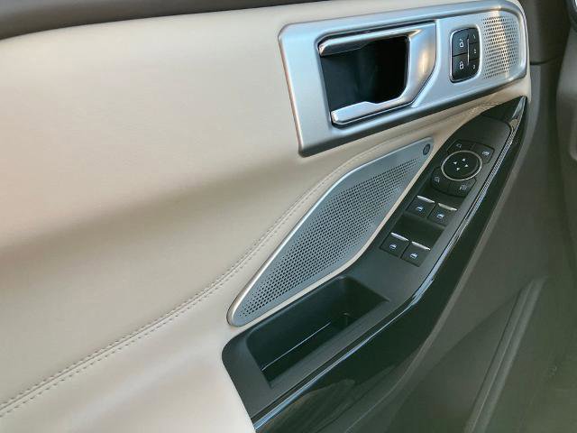 Certified 2023 Ford Explorer Platinum w/ Premium Technology Package AWD/4WD image 36