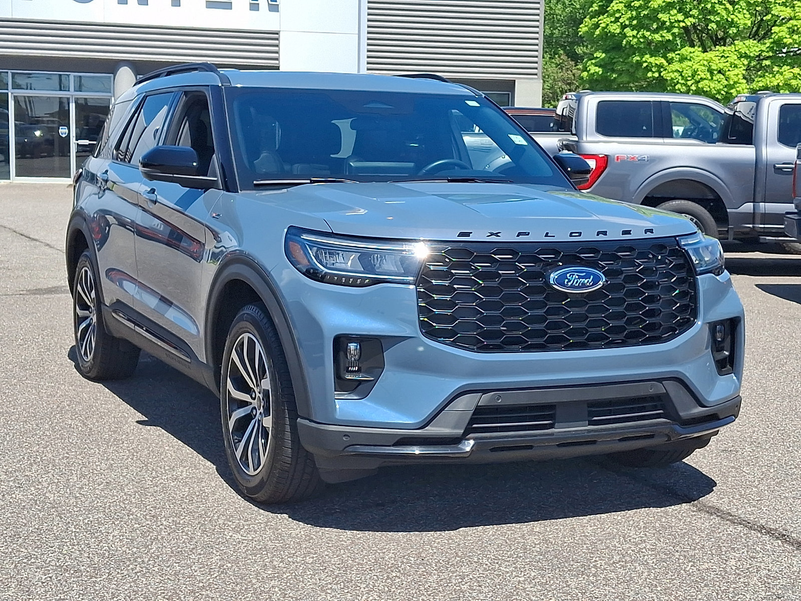 Certified 2025 Ford Explorer ST-Line AWD/4WD image 10