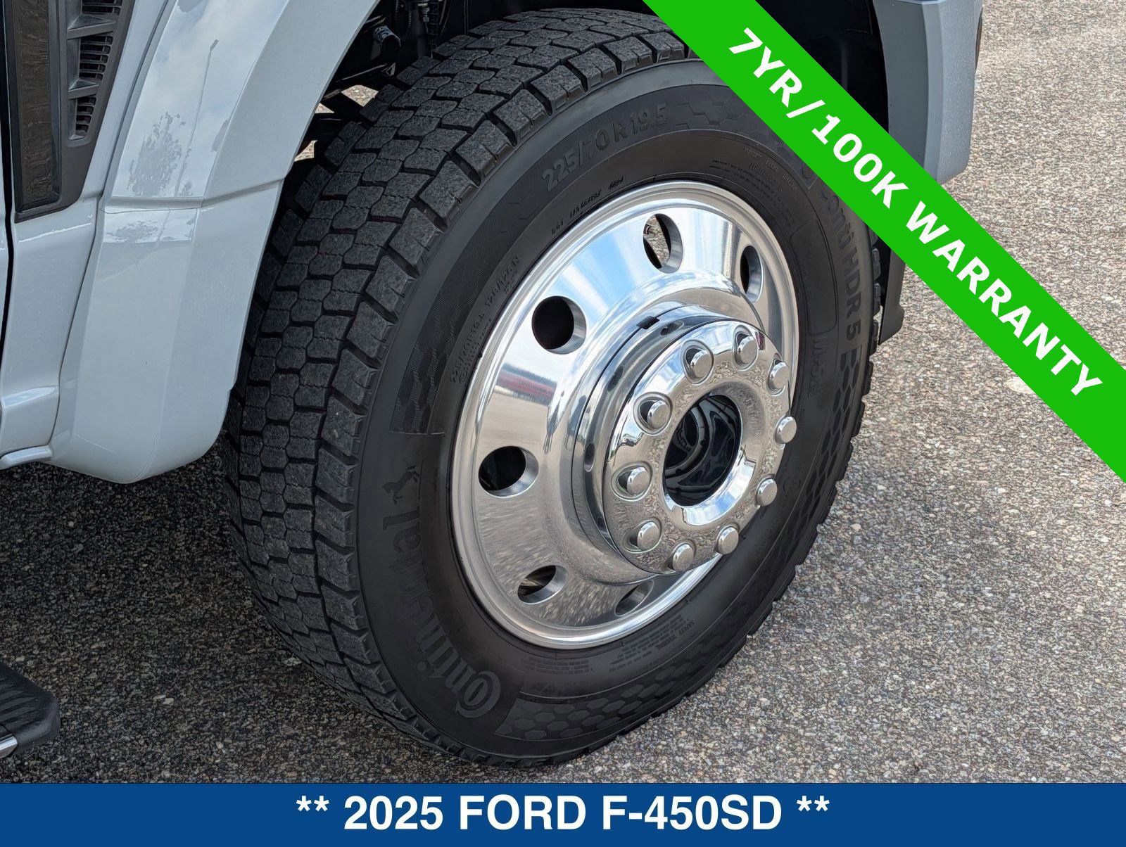 Certified 2025 Ford F450 Platinum w/ FX4 Off-Road Package image 13