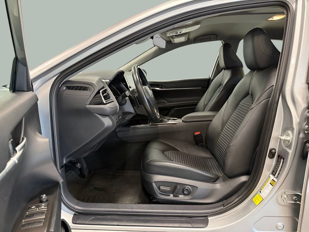 Used 2023 Toyota Camry SE image 32