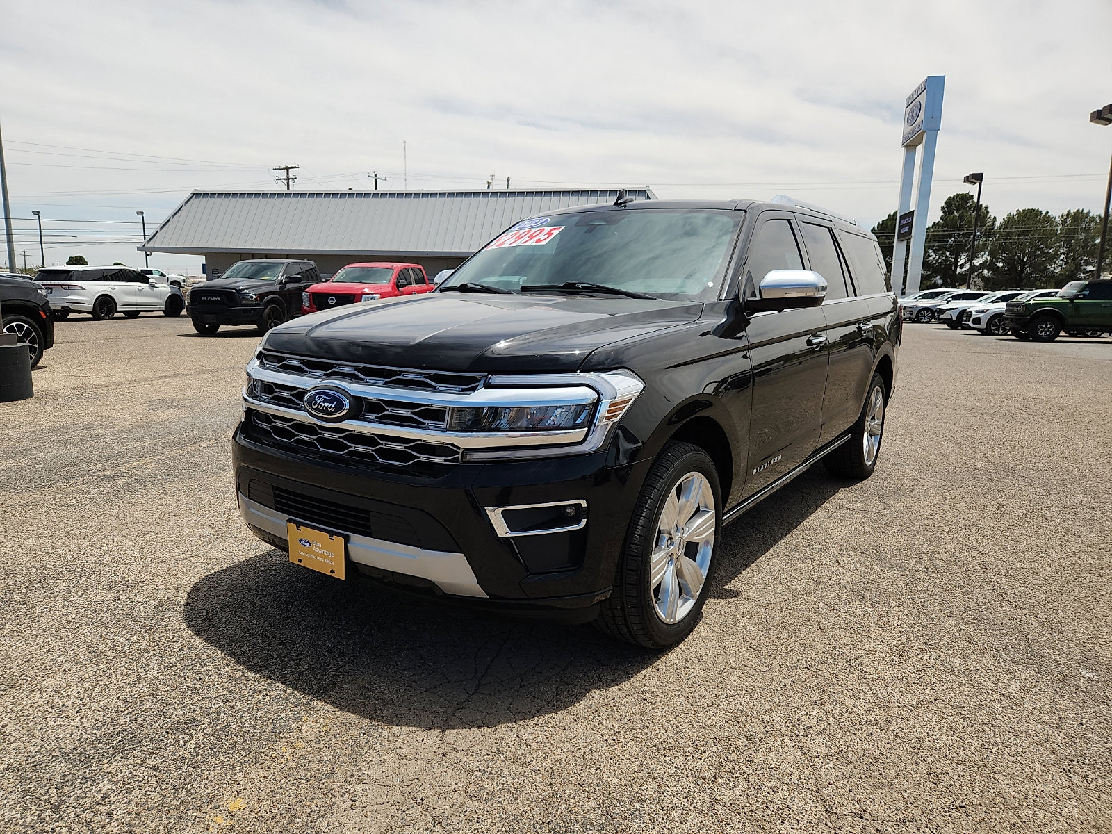 Certified 2023 Ford Expedition Max Platinum RWD image 3