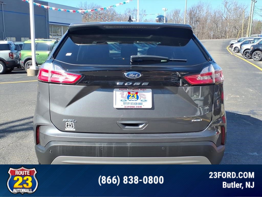 Certified 2022 Ford Edge SEL w/ Convenience Package AWD/4WD image 4