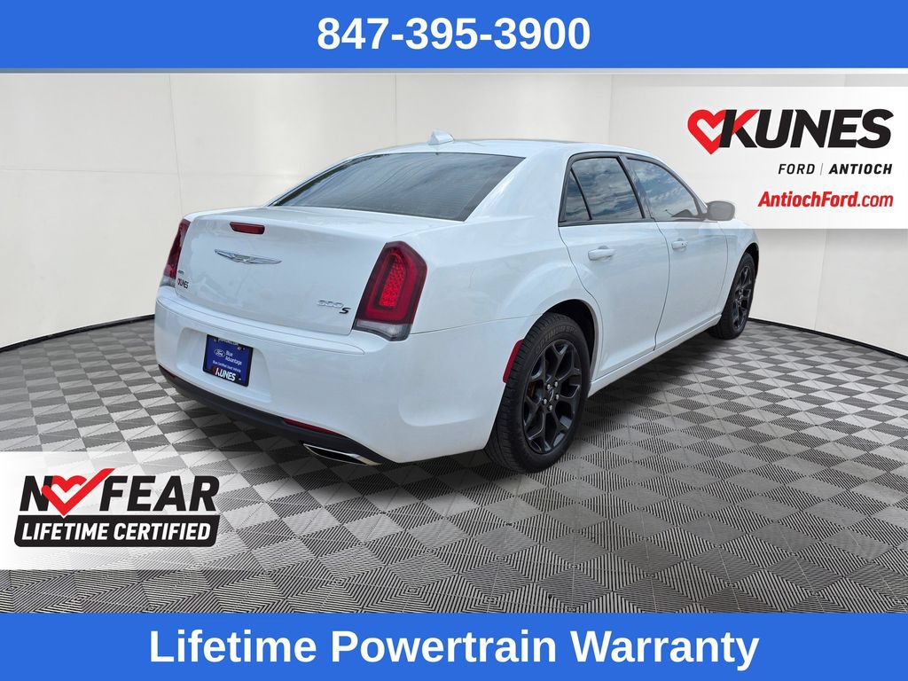 Used 2019 Chrysler 300 S AWD/4WD image 8