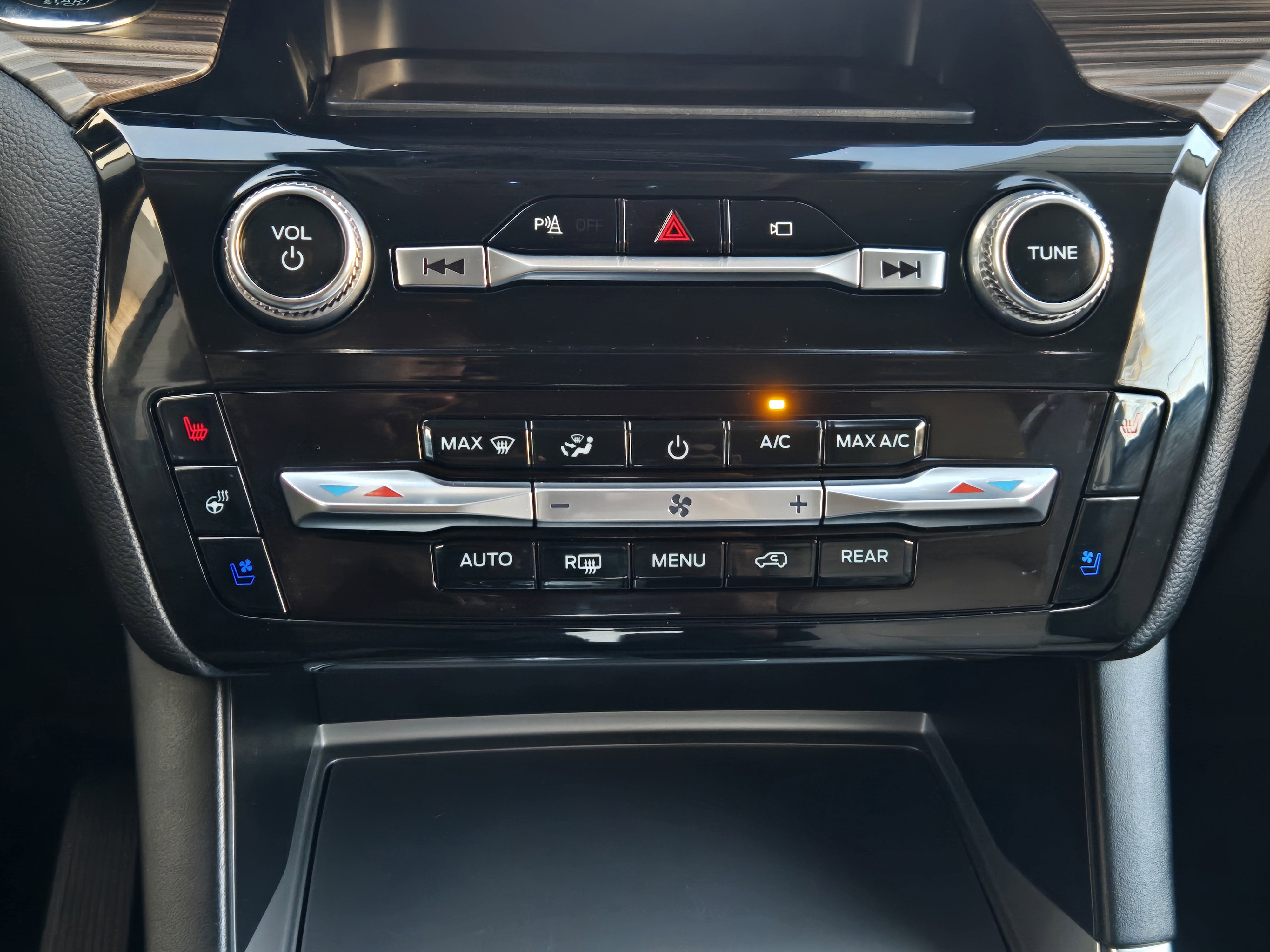 Certified 2022 Ford Explorer Limited w/ Equipment Group 301A image 14