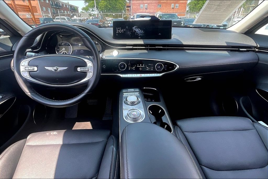 Used 2025 Genesis GV70 2.5T AWD/4WD image 14