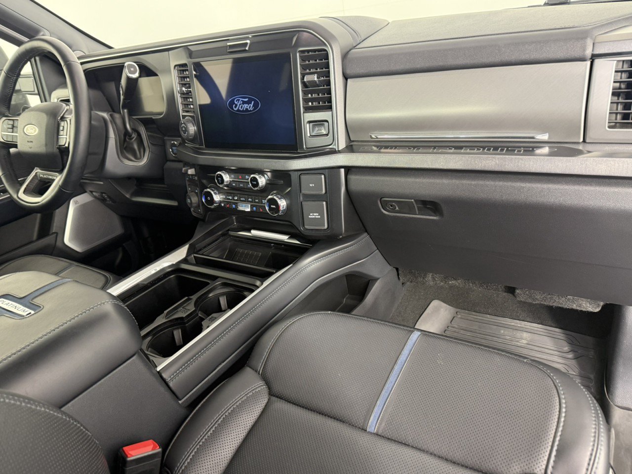 Certified 2025 Ford F250 Platinum AWD/4WD image 11
