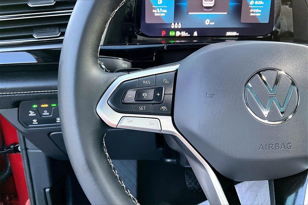 Used 2024 Volkswagen Atlas Cross Sport SE w/ Panoramic Sunroof Package image 17