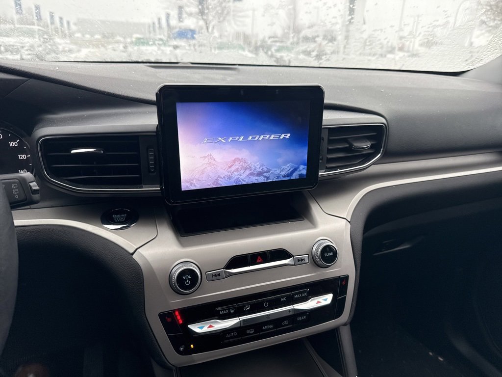 Certified 2023 Ford Explorer XLT w/ Equipment Group 202A image 8