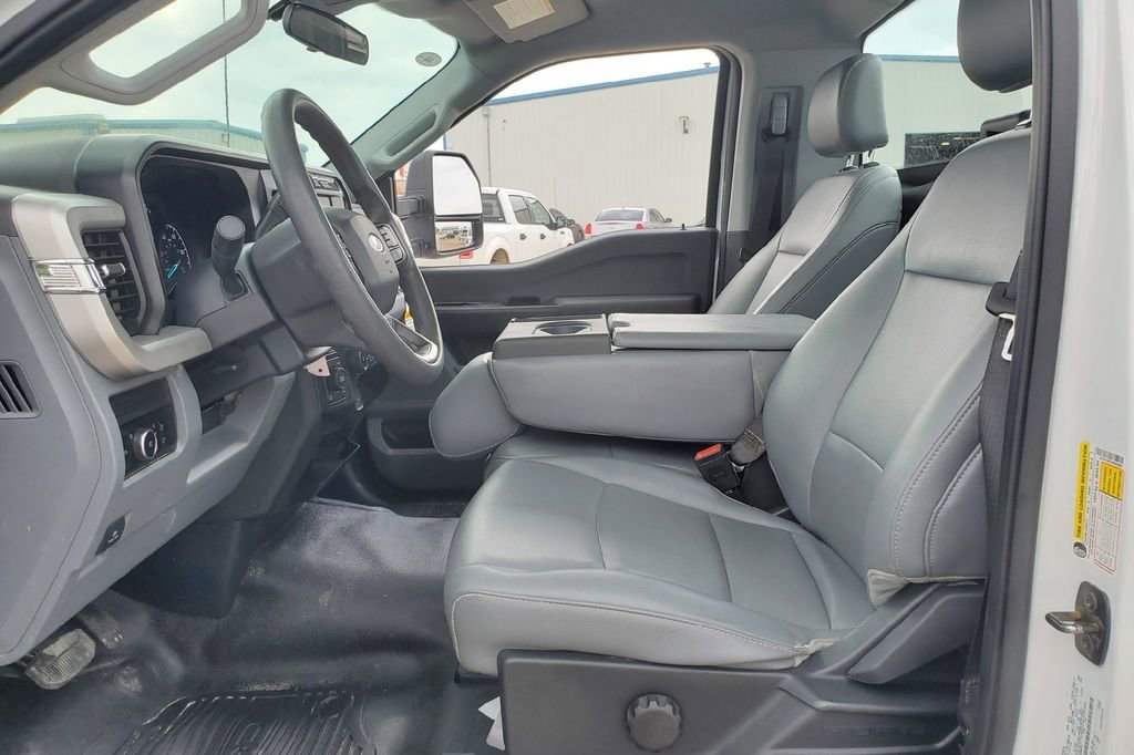 Certified 2024 Ford F250 XL w/ XL Off-Road Package AWD/4WD image 4