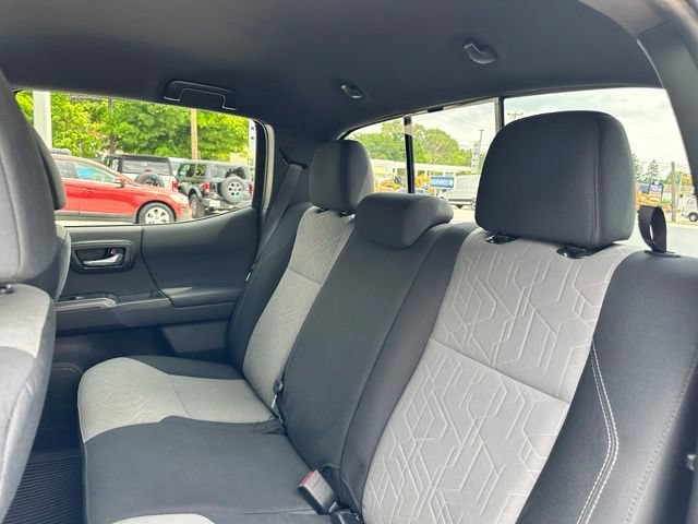 Used 2022 Toyota Tacoma TRD Sport AWD/4WD image 38